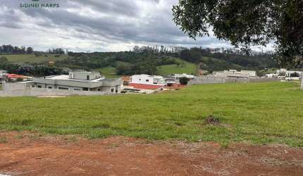 Terreno em Condomínio Fechado com 600m2 a 6 km do centro !