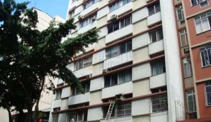 Excelente Apartamento Reformado à Venda em Ipanema de 50m² com 1 Quarto Sala Ampla Cozinha Próximo Praia do Arpoadore Estação do Metrô.