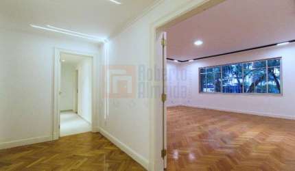 Elegante Apartamento Reformado à Venda no Flamengo de 320m² com 4 Quartos sendo 2 Suítes Sala Ampla 3 ambientes 5 Banheiros 1 vaga