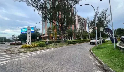 Terreno à Venda no Condomínio Malibú Barra da Tijuca com 1028m² Condomínio Exclusivo com Portaria 24 horas Segurança Próximo ao Shopping Vogue Square