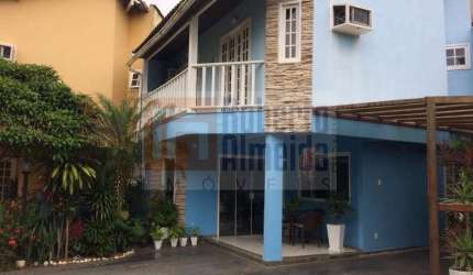 Casa Duplex Recreio dos Bandeirantes à Venda com 200m² área construída de 3 Quartos sendo 1 Suíte e 2 vagas de garagem Condomínio Fechado