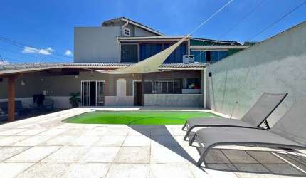 Locação ou Venda Recreio dos Bandeirantes com 345m²  em Terreno 305m²  3 Salas Estar Jantar e TV 4 Suítes Varanda Gourmet Piscina 4 Vagas de Garagem
