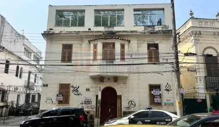 Prédio Comercial e Residencial à Venda em Botafogo Próximo à Estação do Metrô com 3 Pavimentos com 268m²  em Terreno de 90m²