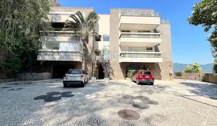 Excelente cobertura duplex à Venda na Lagoa Rodrigo de Freitas de 208m²  4 Quartos Sendo 1 Suíte Sala Ampla 2 ambientes Varanda 2 Vagas de Garagem