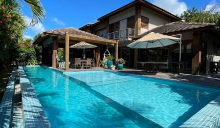 Casa a venda em praia do forte 5 suítes porteira fechada