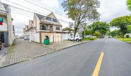 Tríplex em condomínio fechado!