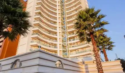 EDIFICIO EXCELLENCE - APTO COM AMPLA SACADA   3 SUÍTES   4 VAGAS DE GARAGEM.