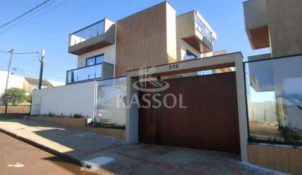 Lindo Triplex com acabamento de alto padrão, amplo terraço com uma vista linda