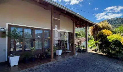 CASA SEMIMOBILIADA COM 3 QUARTOS | CENTRO