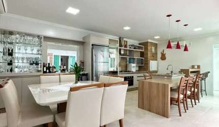 CASA SEMIMOBILIADA COM PISCINA E 3 QUARTOS | ESTRADA NOVA