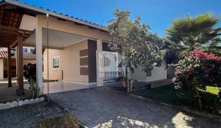 CASA SEMIMOBILIADA COM 3 QUARTOS | TRÊS RIOS DO SUL