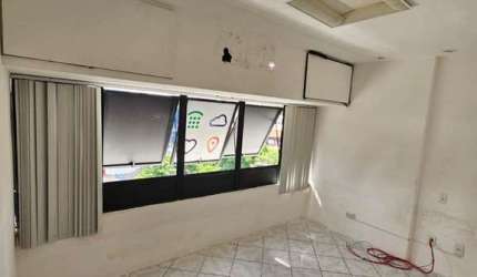 Sala no Caminho das Árvores com 29m² à venda por R$ 220.000,00