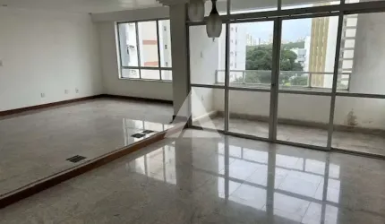 Apartamento no Candeal com 4 quartos e 1 suíte, 177m² à venda por R$ 660.000,00