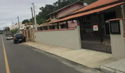 Casa à venda com mobília próxima ao  Parque Beto Carrero e da Praia - Armação - Penha/SC