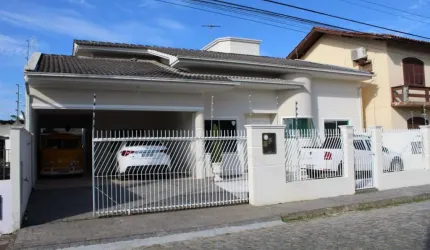 Casa à venda em Palhoça/SC