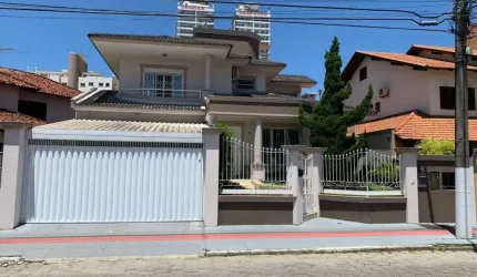 Casa à venda em Palhoça/SC
