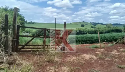 EXCELENTE SÍTIO MOLHADO NO LIMOEIRO COM 46.000M2 A BEIRA DO ASFALTO