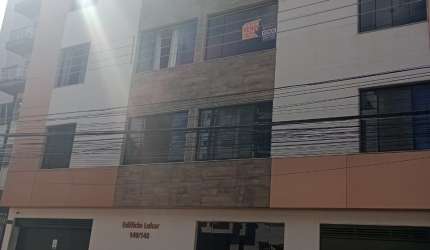 Excelente Cobertura à venda de frente no centro da cidade