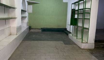 Loja na rua Vitorino Braga, ótima localização .