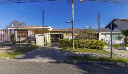 Casa com 3 quartos no bairro Tarumã, próximo ao Auto Shopping Curitiba