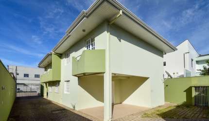Sobrado no Capão Raso com 3 quartos de 111m² - Residencial Martins