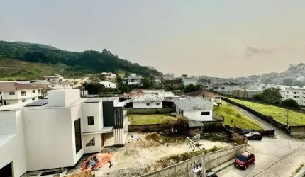 Apartamento a venda no bairro Pedra Branca em Palhoça / SC