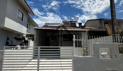 Casa para Venda em Palhoça, Bela Vista, 2 dormitórios, 1 banheiro, 2 vagas