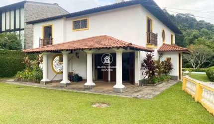 Casa estilo colonial com 4 quartos, 750m2, à venda por R$950.000,00- Teresópolis