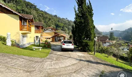 Casa de serra com 4 quartos, 247m2 à venda por R$1.690.000, Teresópolis