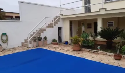 Casa na estrada do cachamorra com 3 quartos; Casa próxima ao colégio Santa Mônica