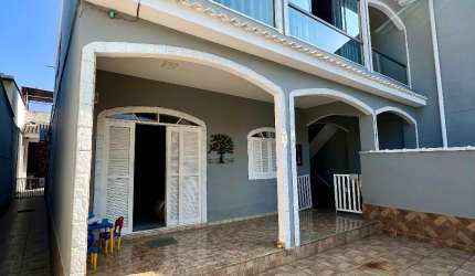 Casa de 3 quartos próximo ao West shopping; Casa de 3 quartos com piscina