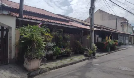 Casa com 3 quartos no condomínio Golden Garden na estrada do cachamorra