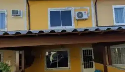 Casa com 2 quartos em condomínio; Casa próxima ao Av. Brasil com 2 quartos