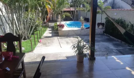 Casa com 2 quartos e piscina; Casa com piscina próxima ao Park shopping