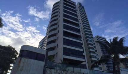 Cobertura duplex com piscina na beira mar de Piedade