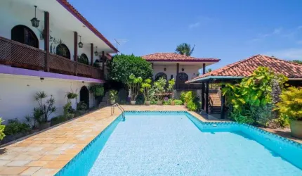 Casa para vender com 5 quartos em Piedade