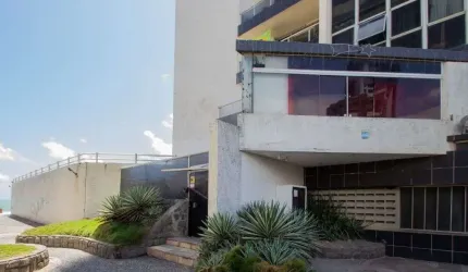 Apartamento com varanda vista do mar em Piedade à venda