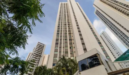 Apartamento com 04 suítes em Boa Viagem.