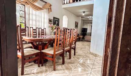 VENDO CASA TERREA - CONDOMINIO NOVA HIGIENOPOLIS