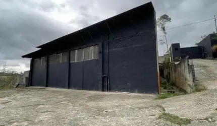para para alugar com    no bairro Centro, Mairiporã -
