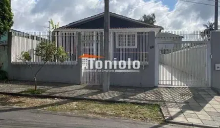 Duas Residências no Bairro São Domingos