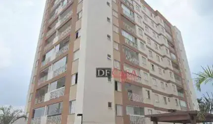 Apartamento em Vila Carmosina