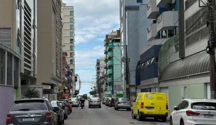 Apartamento diferenciado na Meia Praia