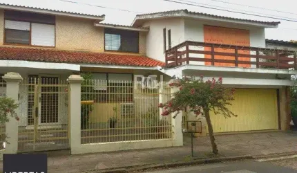 Casa para Venda - 340m², 4 dormitórios, sendo 2 suites, 3 vagas - Jardim Lindóia