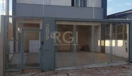 Casa para Venda - 477m², 4 dormitórios, sendo 1 suites, 3 vagas - Teresópolis