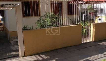 Casa para Venda - 200m², 4 dormitórios, 2 vagas - Vila Ipiranga