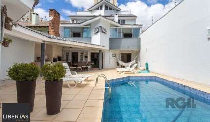 casa sobrado no Alto Petrópolis de 5 dormitórios e 3 vagas
