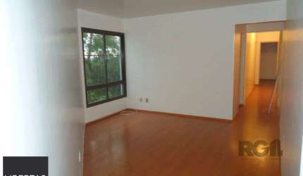 Apartamento de 2 dormitórios dependência e vaga