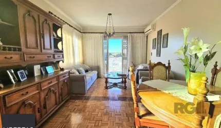 Casa 4 dormitórios no bairro Partenon