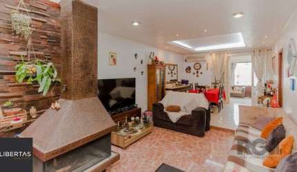 Casa 394m², 4 dormitórios, 4 vagas no bairro Cristo Redentor